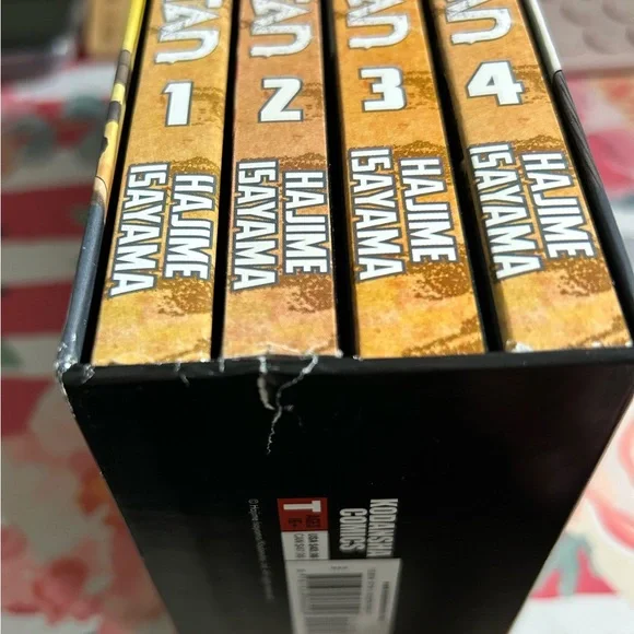 Attack on Titan Manga Set 1-4 - Picture 4 of 5